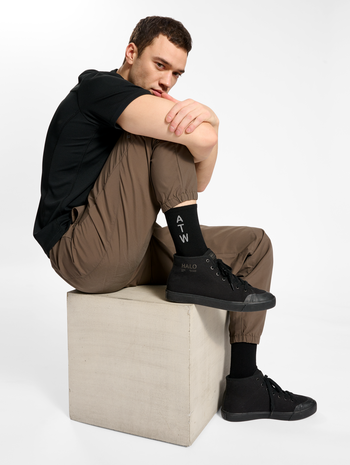 HALO FIELD SHOE MID, CAVIAR, model