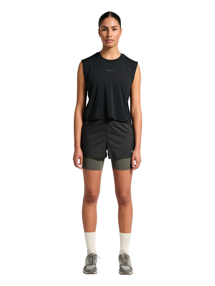 HALO WOMEN SCOUT TANK, BLACK, model