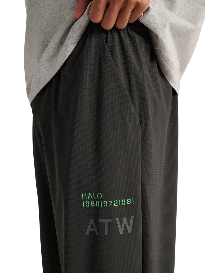 HALO AIR PANTS, RAVEN, model