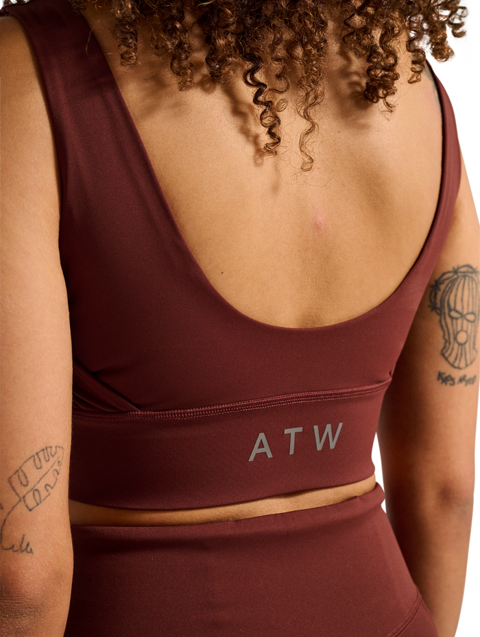 HALO WOMEN TRAINING BRA, BITTER CHOCOLATE, model