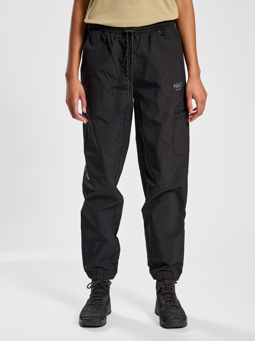 HALO COMBAT PANTS, BLACK, model