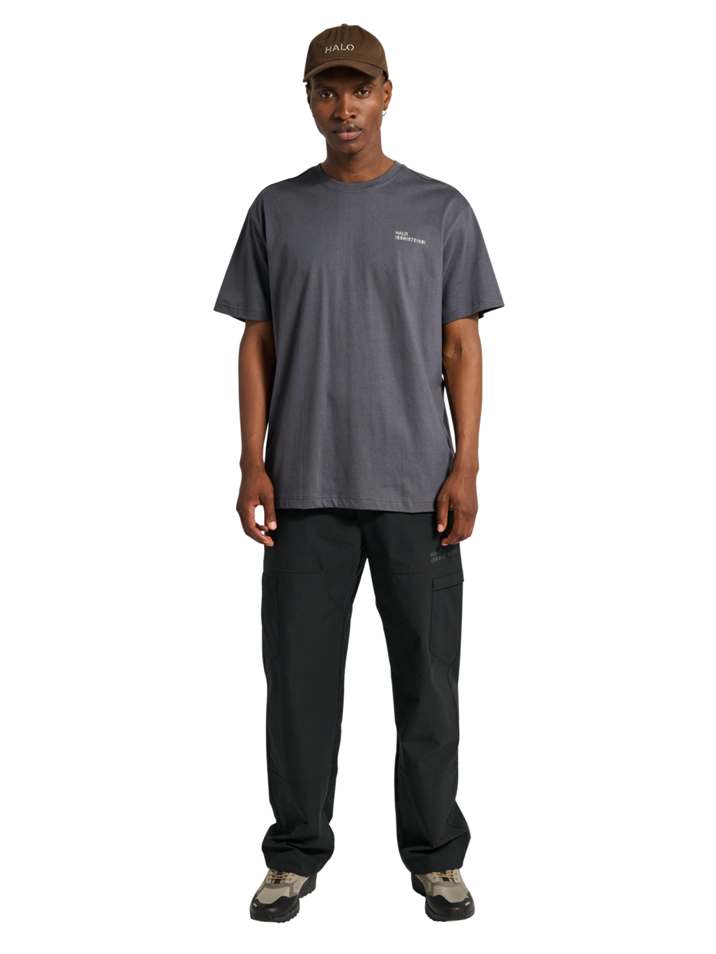 HALO GRAPHIC T-SHIRT, ASPHALT/ASPHALT, model