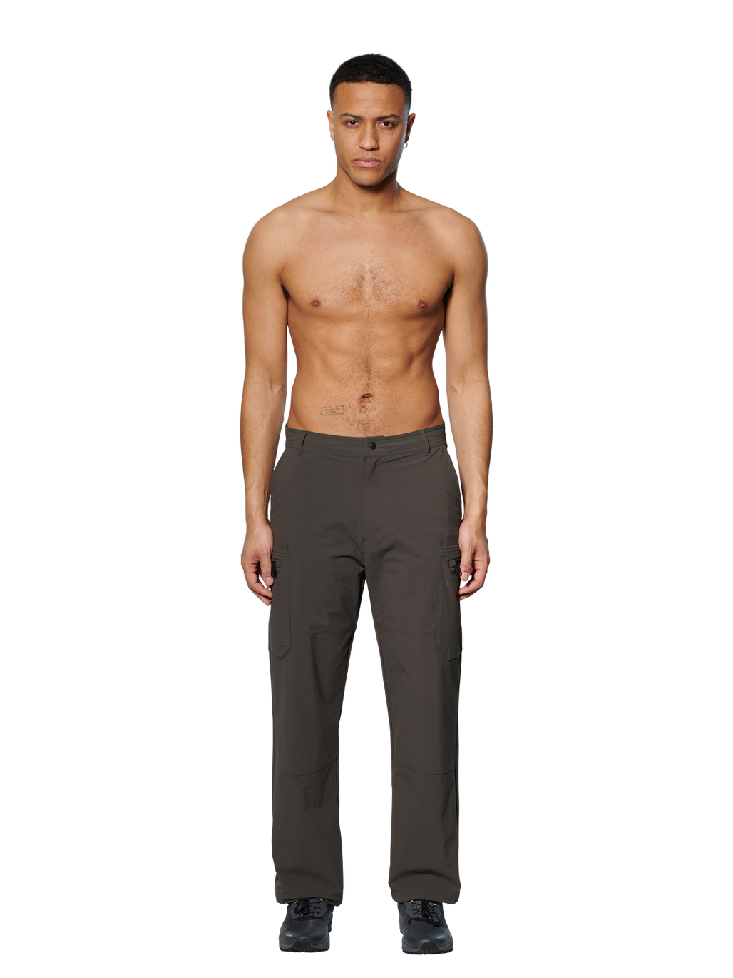 HALO DELTA PANTS, RAVEN, model