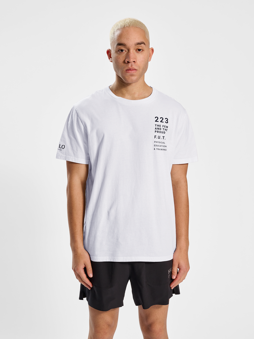 HALO LOGO T-SHIRT, WHITE, model