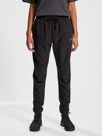 HALO TRAINING PANTS, BLACK, model