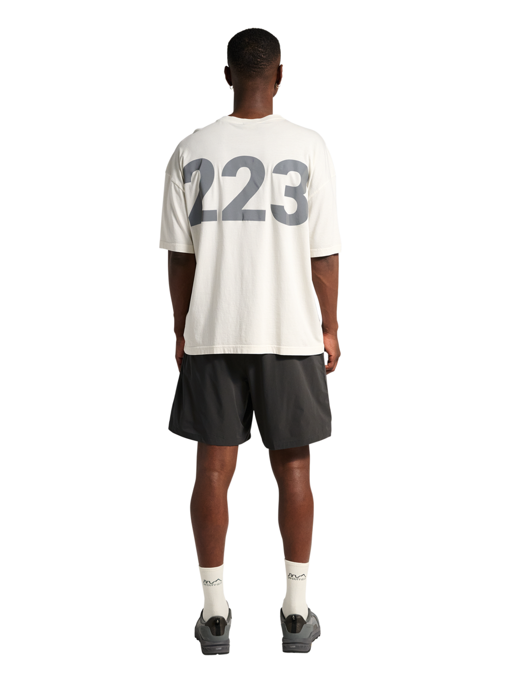 HALO DIVISION LOOSE SHORTS, RAVEN, model