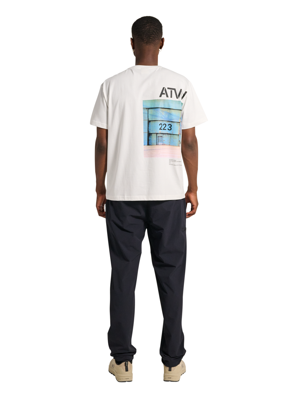 HALO GRAPHIC T-SHIRT, MARSHMALLOW, model