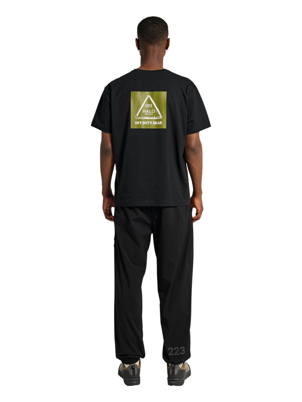 HALO GRAPHIC T-SHIRT, BLACK/OLIVE DRAB, model