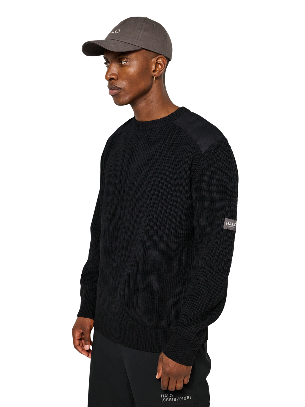 HALO WOOL CREW KNIT, BLACK/BLACK, model