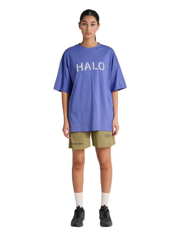 HALO UNIFORM BOXY T-SHIRT, BAJA BLUE, model
