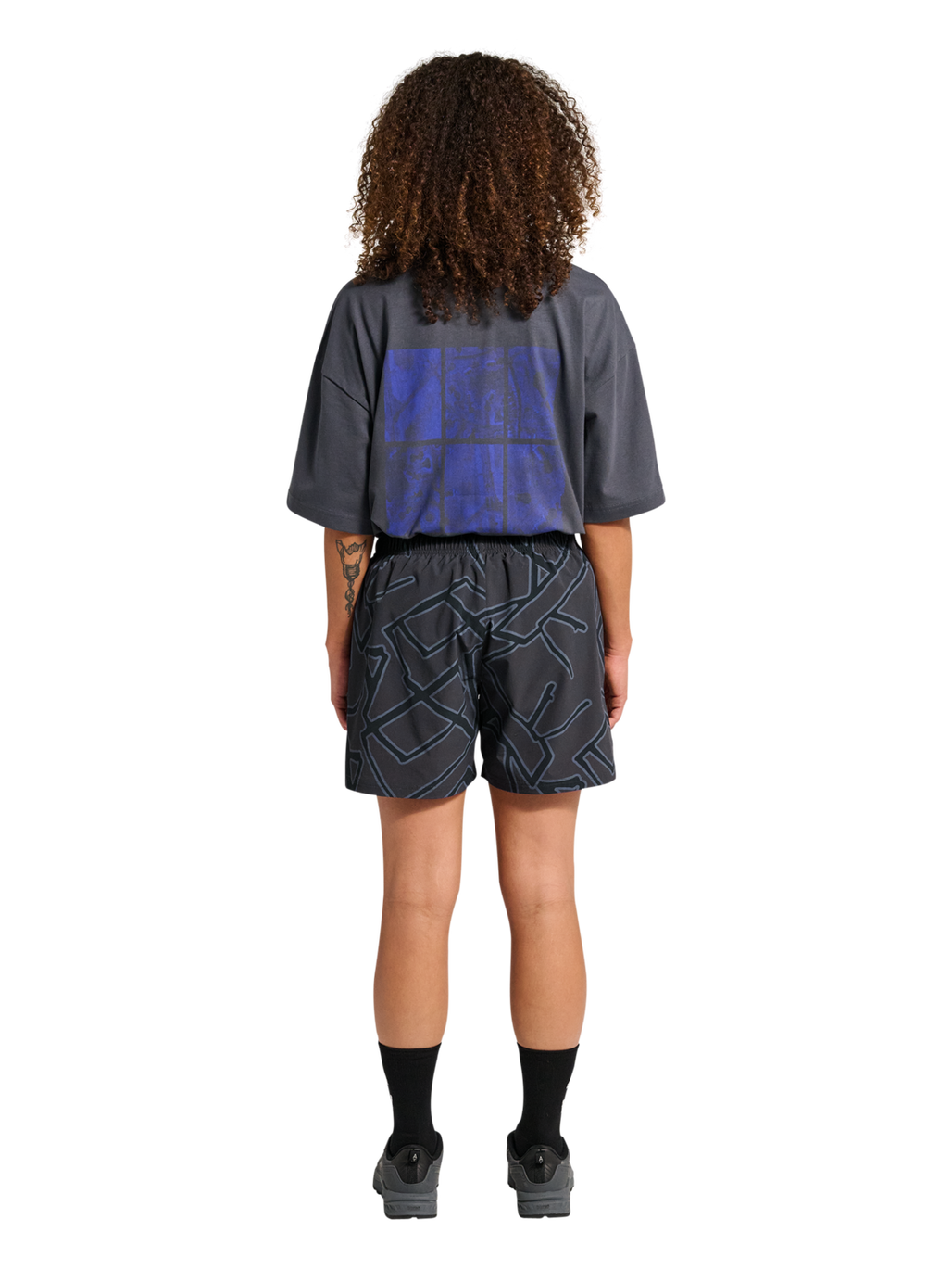 HALO SHORTS, TURBULENCE, model