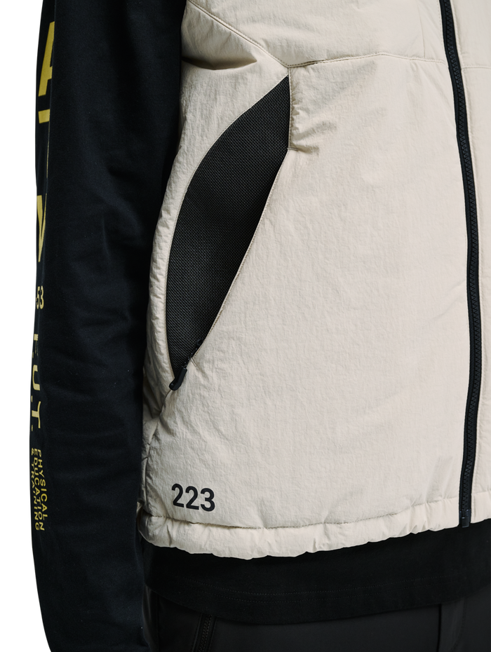 HALO AVIATION VEST, SILVER LINING, model