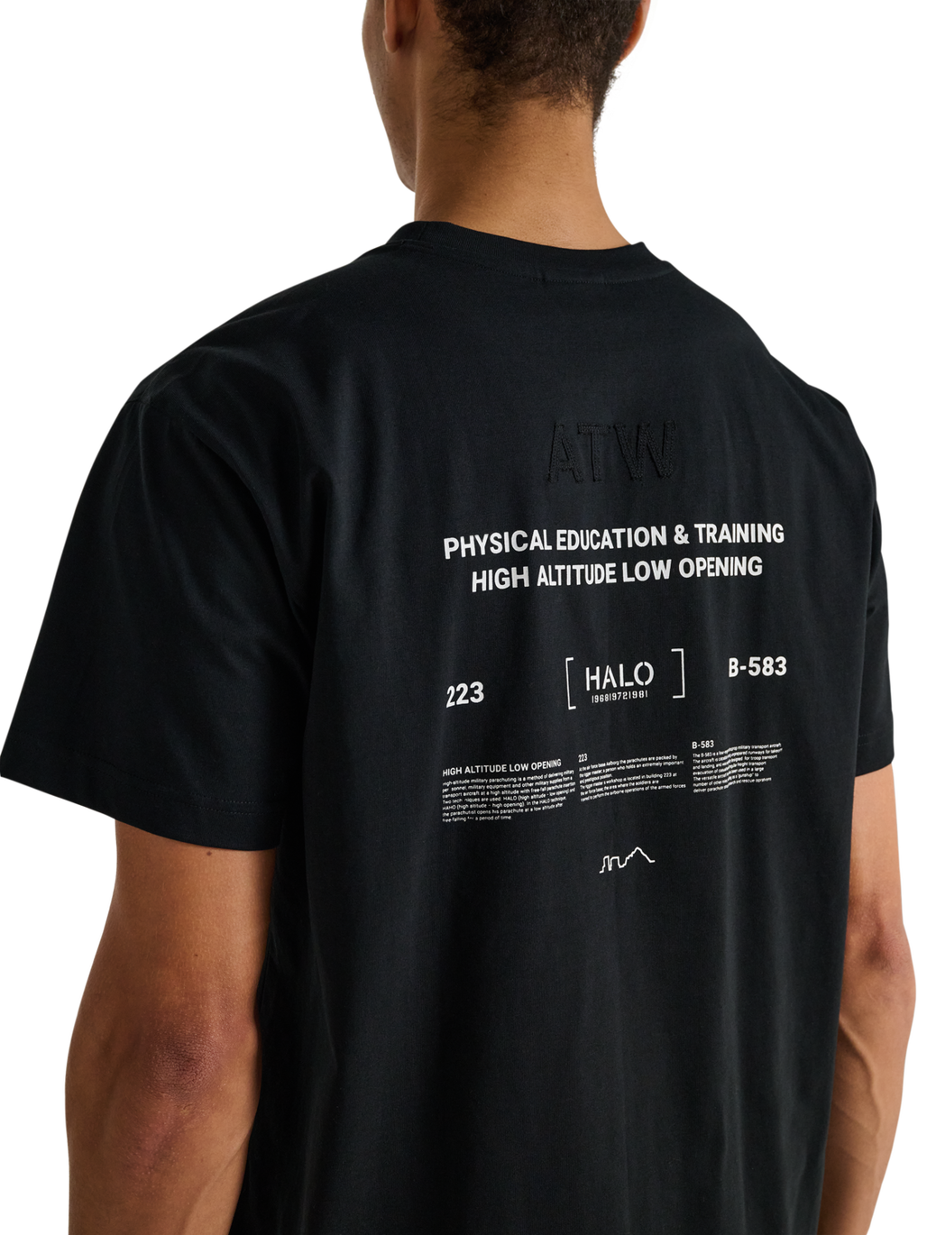 HALO GRAPHIC T-SHIRT, BLACK, model