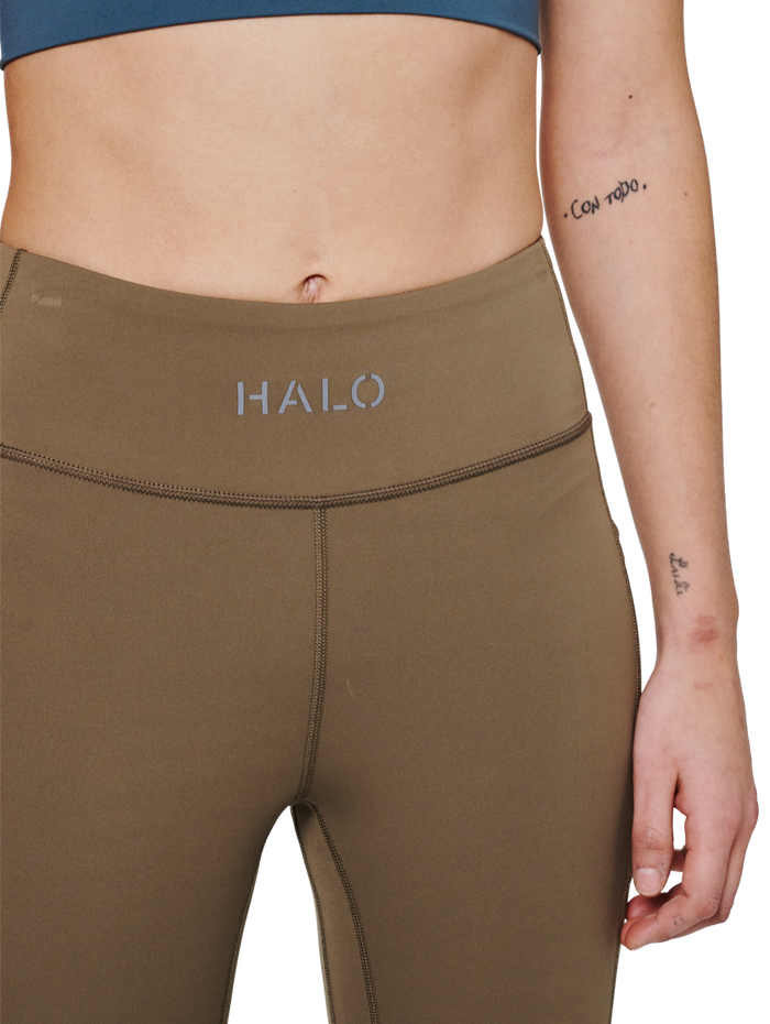 HALO WOMEN TRAINING TIGHTS, CHOCOLATE CHIP, model