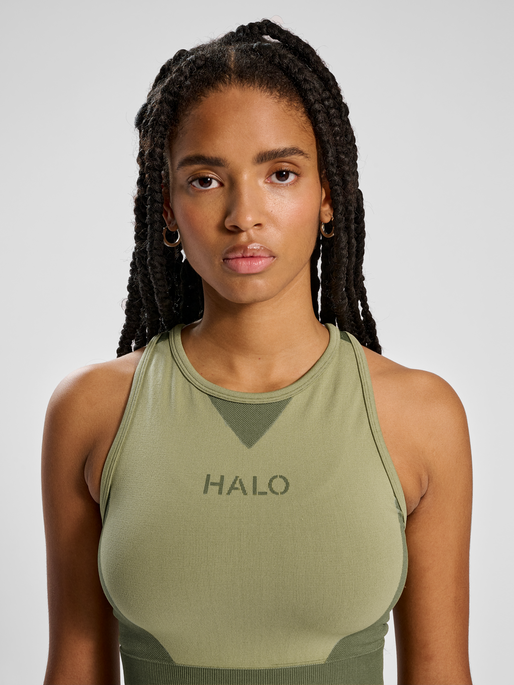 HALO WOMENS SEAMLESS TOP, ALFALFA, model