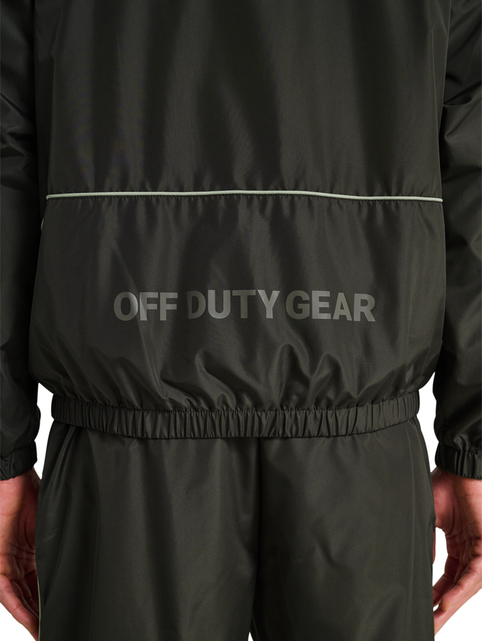 HALO STEEL TRACKSUIT JACKET, RAVEN, model