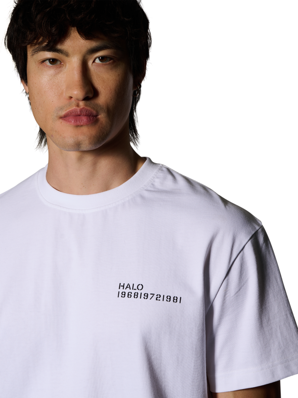 HALO ESSENTIAL T-SHIRT, WHITE, model