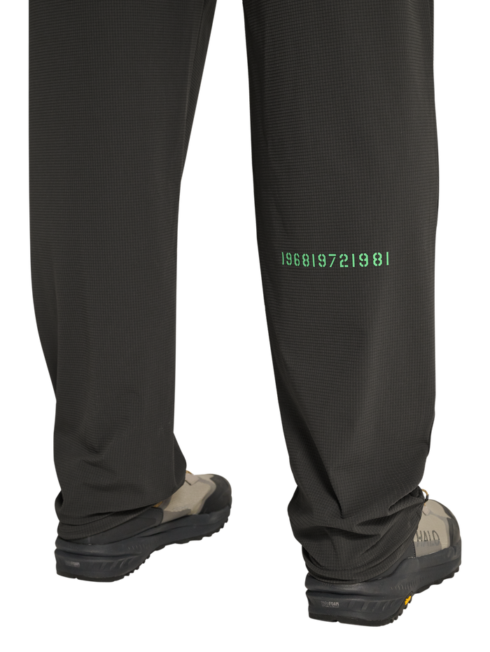 HALO AIR PANTS, RAVEN, model