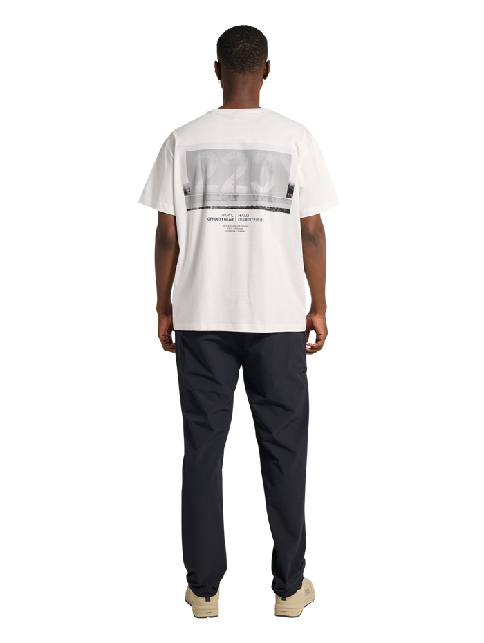HALO GRAPHIC T-SHIRT, MARSHMALLOW/BLACK, model