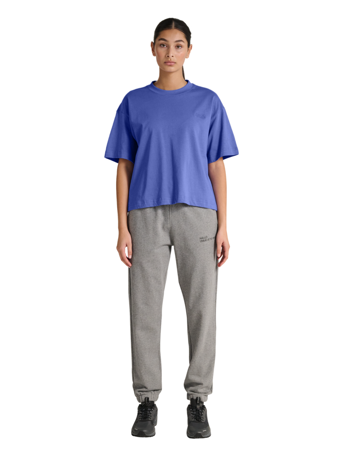 HALO WOMEN LOGO T-SHIRT, BAJA BLUE, model
