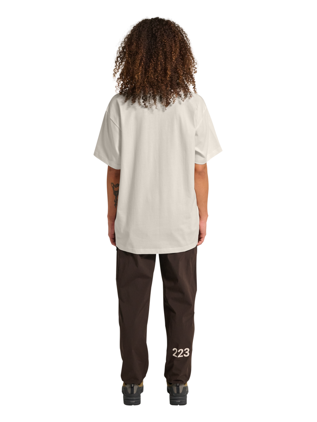 HALO LOGO T-SHIRT, MARSHMALLOW, model