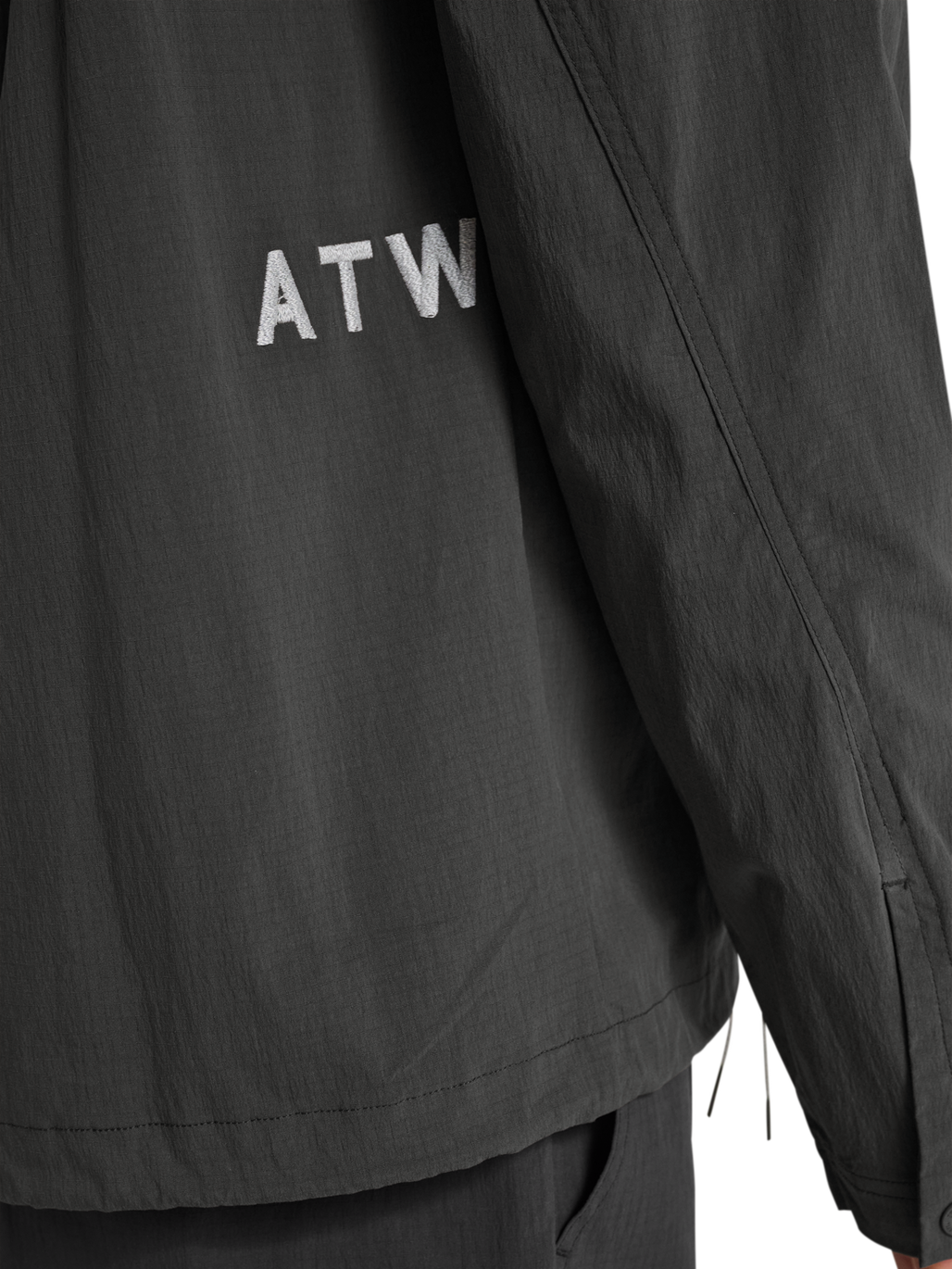 HALO NOVA SHIRT, RAVEN, model