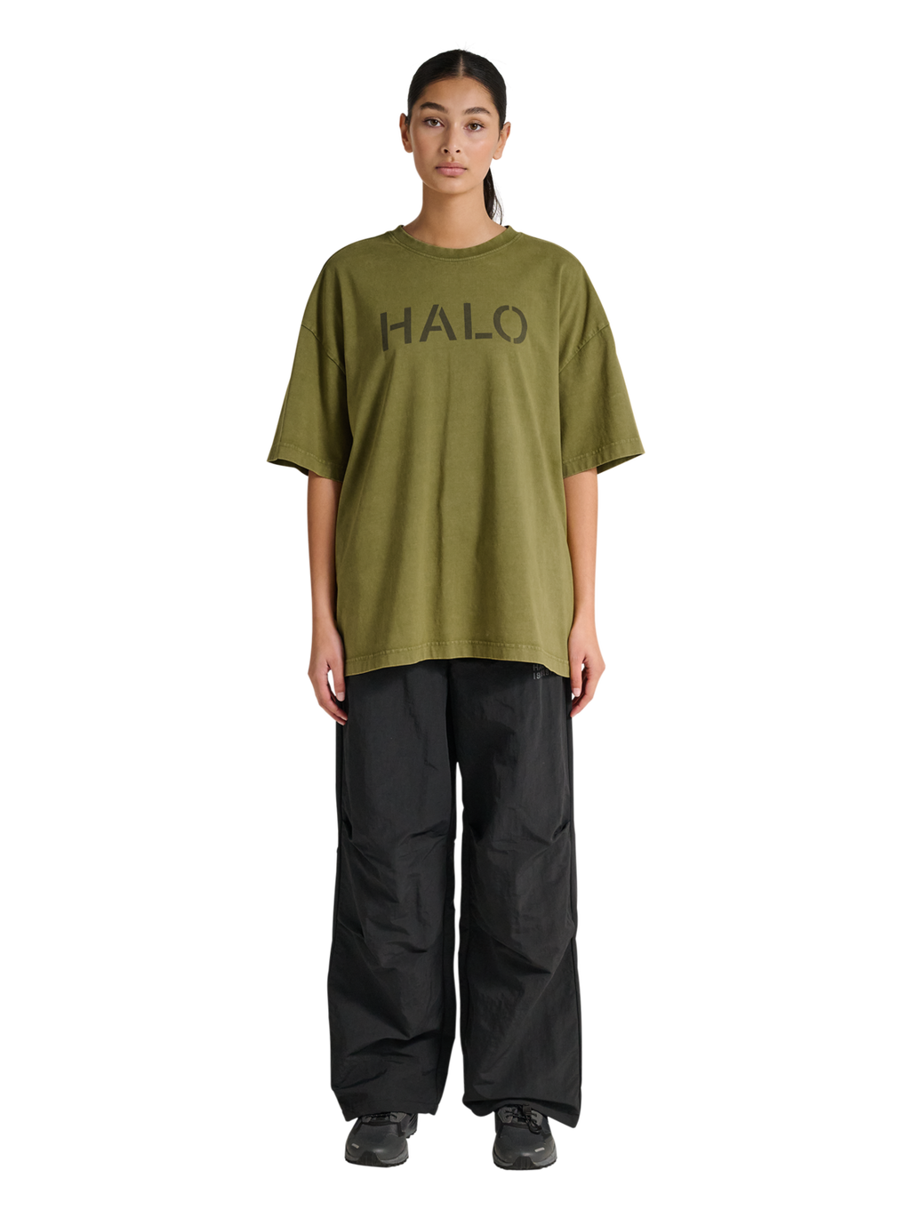 HALO UNIFORM BOXY T-SHIRT, OLIVE DRAB, model