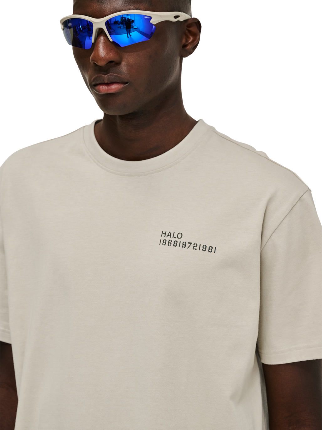 HALO GRAPHIC T-SHIRT 05, SILVER LINING, model