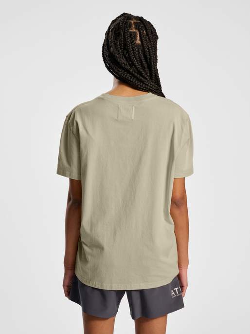 HALO COTTON T-SHIRT, OYSTER GRAY, model