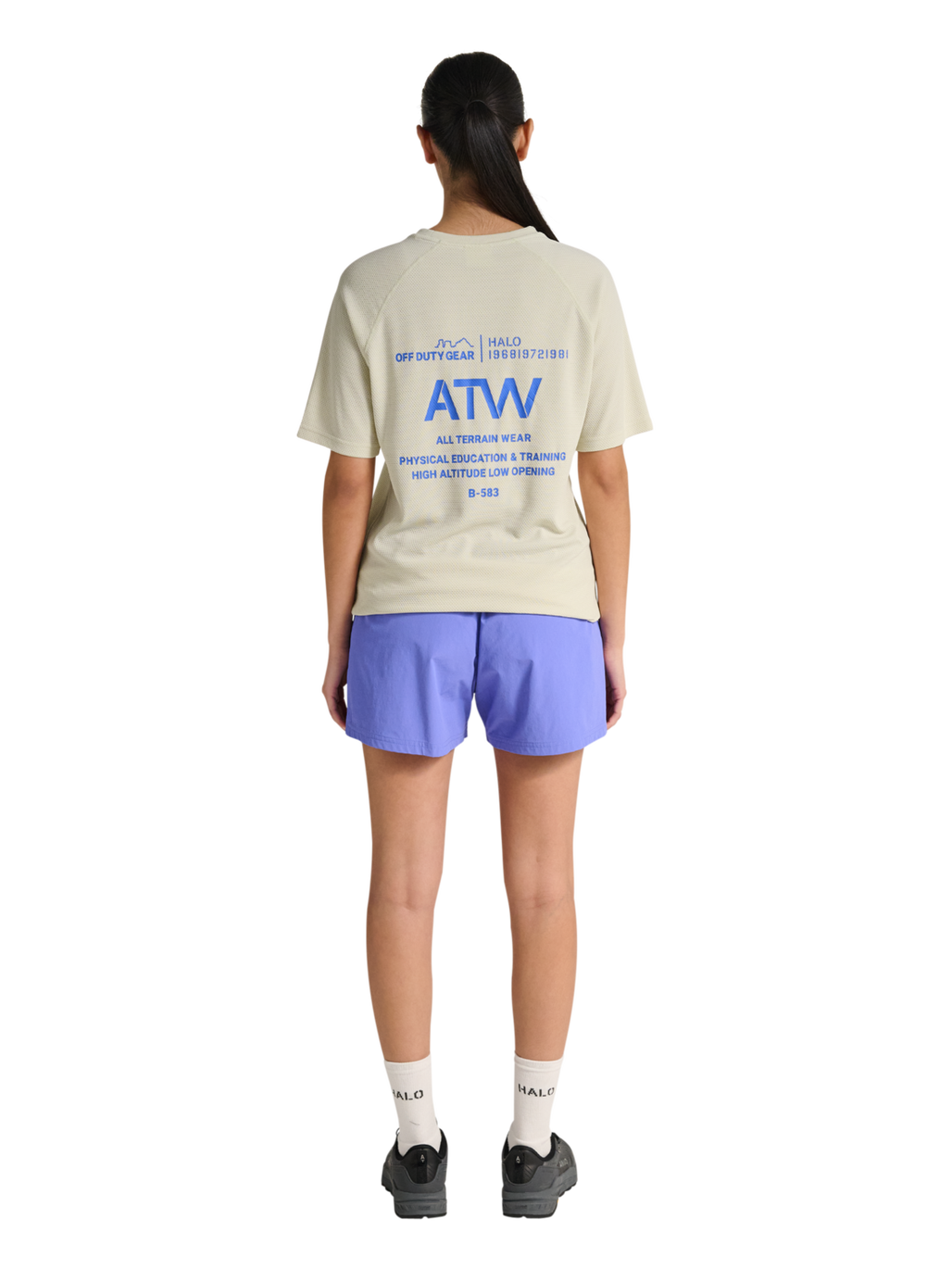 HALO SORONA T-SHIRT, TURTLEDOVE, model