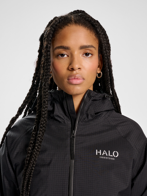 HALO SHELL JACKET, BLACK, model