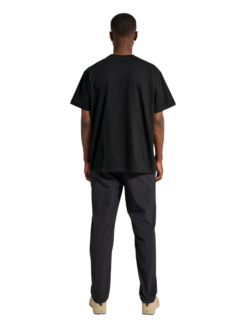 HALO LOGO T-SHIRT, BLACK, model