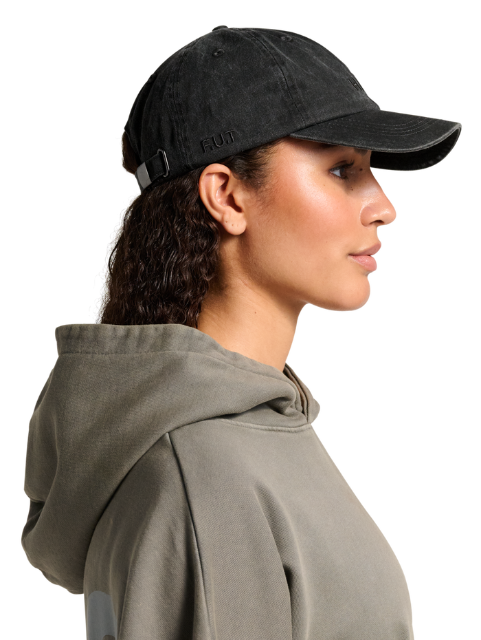 HALO WASHED CANVAS CAP, RAVEN, model