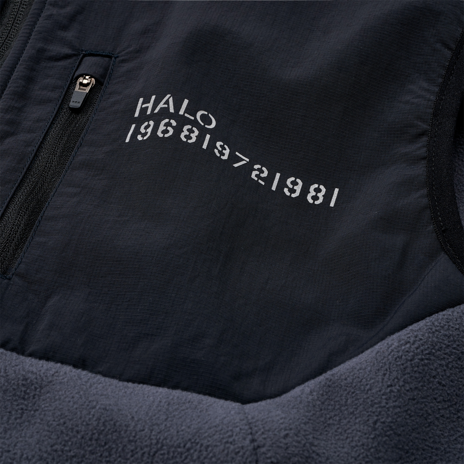 HALO BLOCKED FLEECE VEST, BLACKENED PEARL, packshot