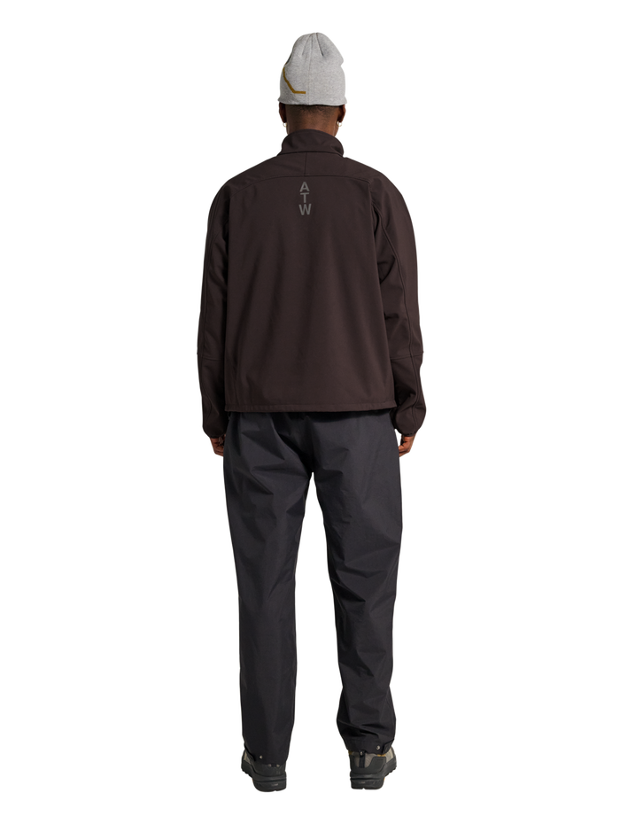 HALO ELITE SOFTSHELL HALF ZIP, CHOCOLATE TORTE, model