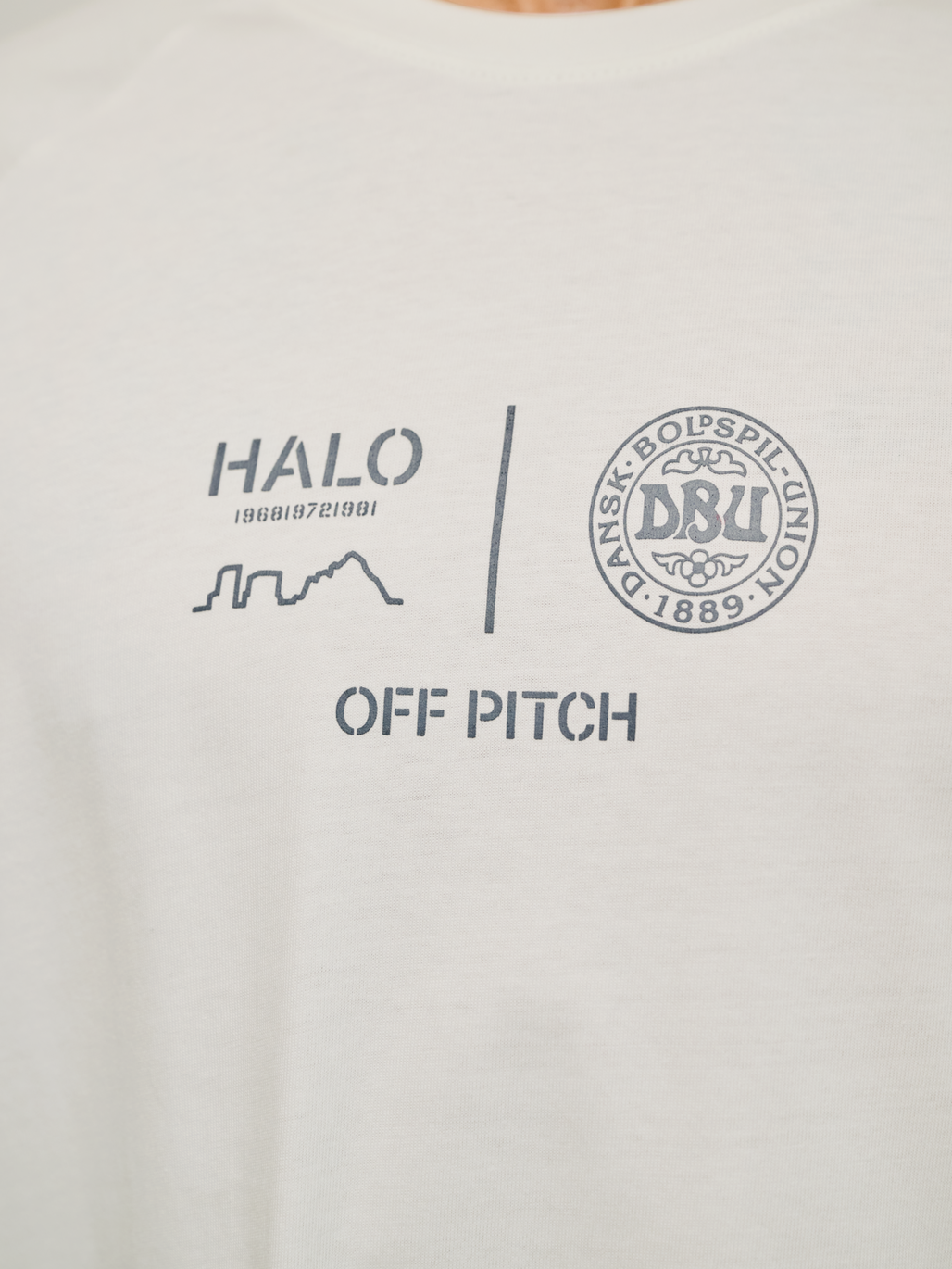 HALO DBU BOXY T-SHIRT, MARSHMALLOW, model