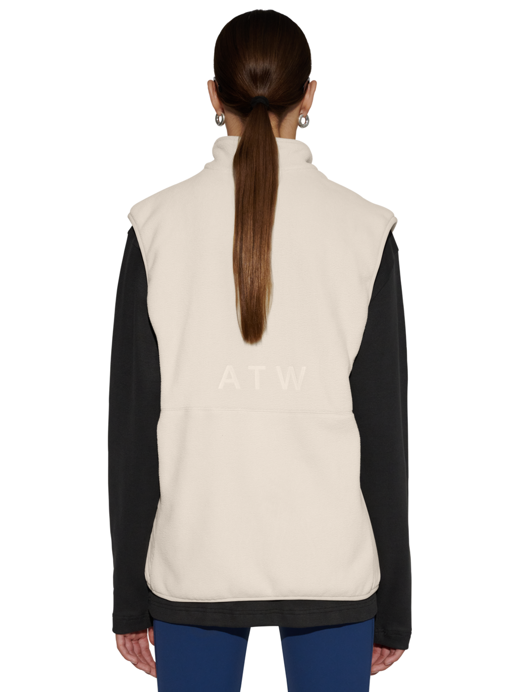 HALO ATW TEDDY FLEECE VEST, OYSTER GRAY, model