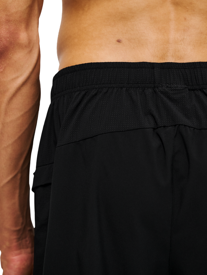 HALO SCOUT SHORTS, BLACK, model