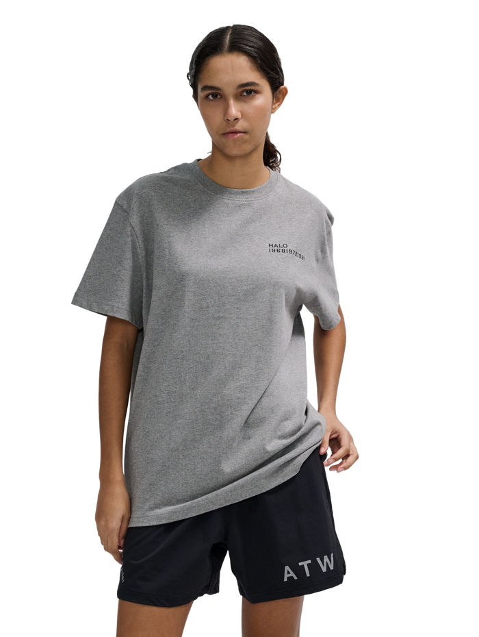 HALO ESSENTIAL T-SHIRT, GREY MELANGE, model