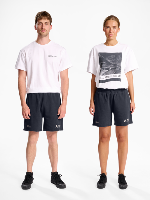 HALO COTTON SHORTS, EBONY, model