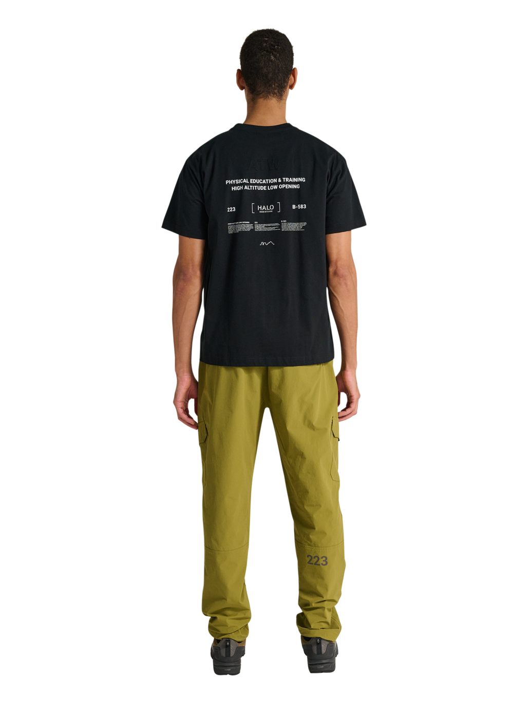 HALO GRAPHIC T-SHIRT, BLACK, model