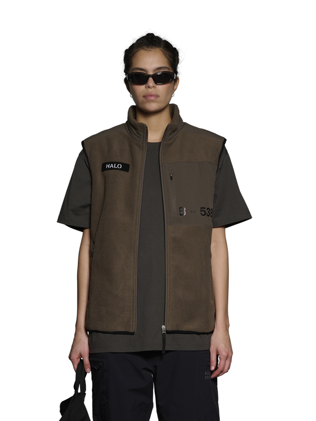 HALO TEDDY FLEECE VEST, MAJOR BROWN, model