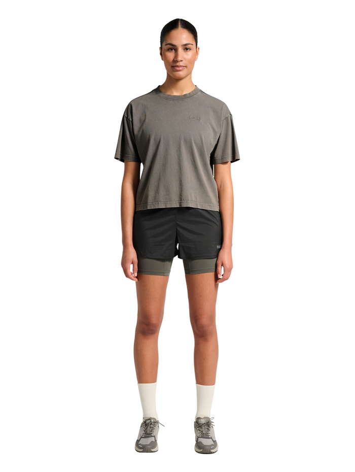 HALO WOMEN LOGO T-SHIRT 2.0, GUNMETAL, model