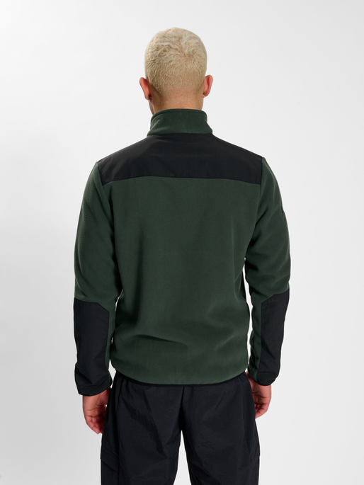 HALO BLOCKED ZIP FLEECE, DEEP FOREST, model