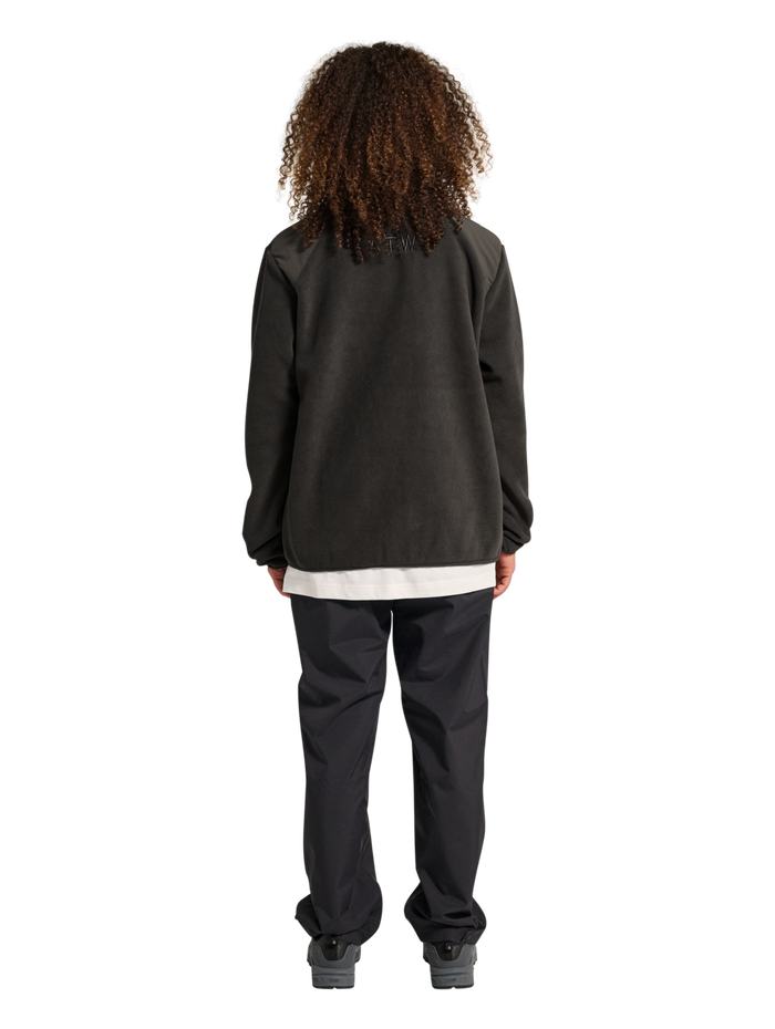 HALO PANELED FLEECE JACKET, RAVEN, model