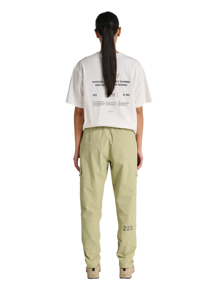 HALO TRAIL PANTS, ELM, model