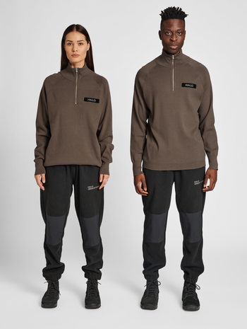 HALO HALFZIP KNIT, MAJOR BROWN, model
