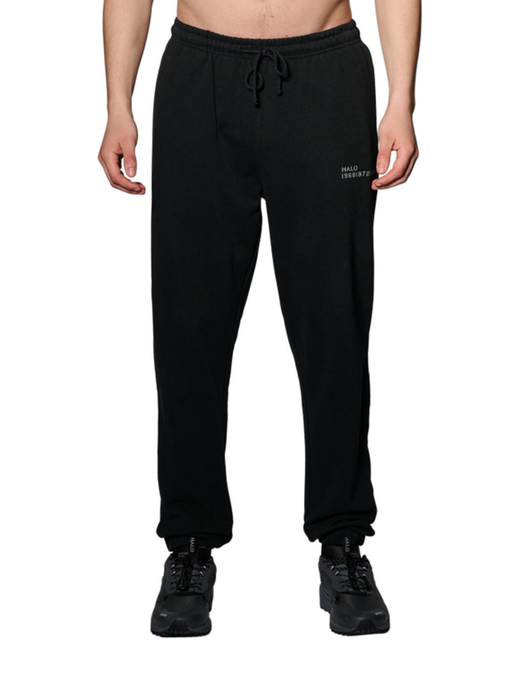 HALO ESSENTIAL SWEATPANTS, BLACK, model