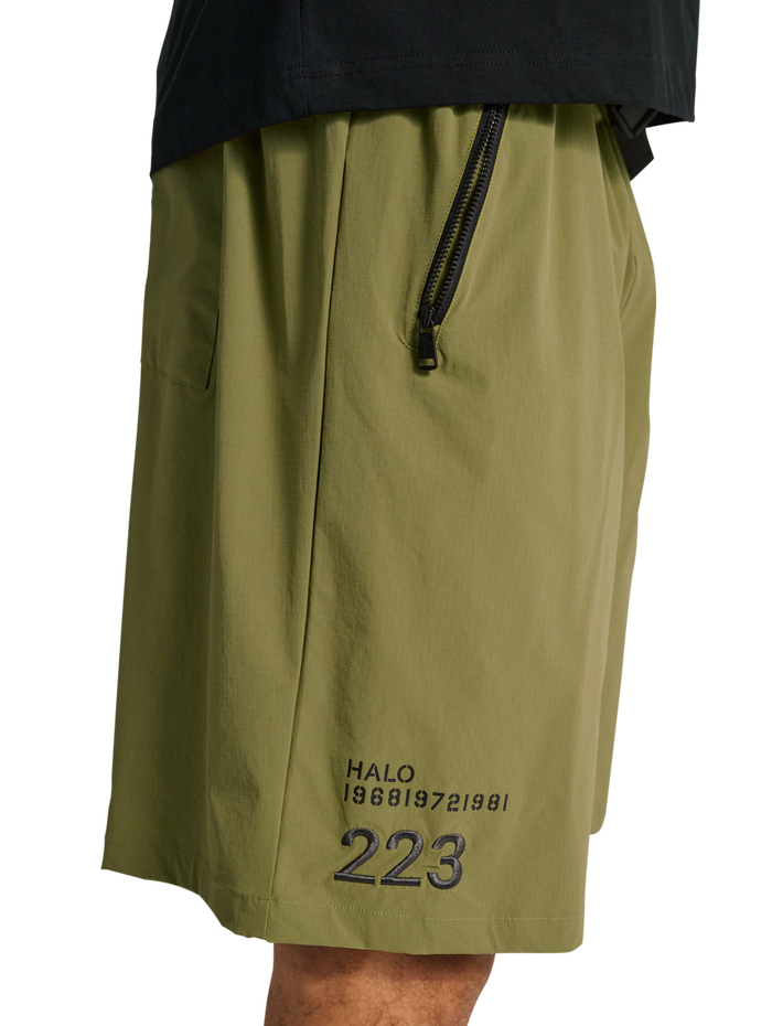 HALO MOVE SHORTS, OLIVE DRAB, model