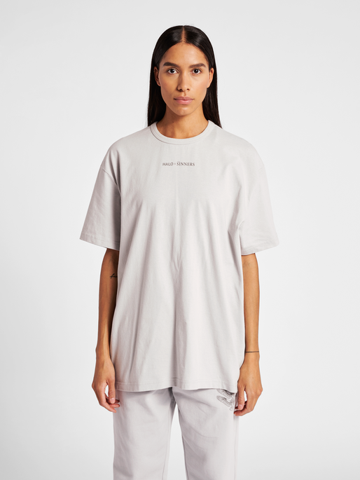 HALO SINNERS TEE, HARBOR MIST, model